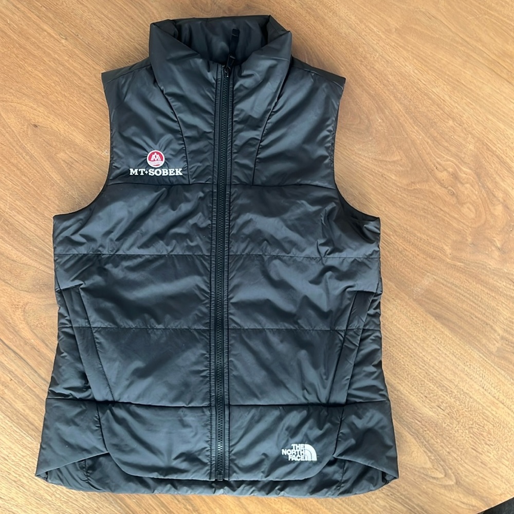 New Women’s Small North Face Puffer Vest